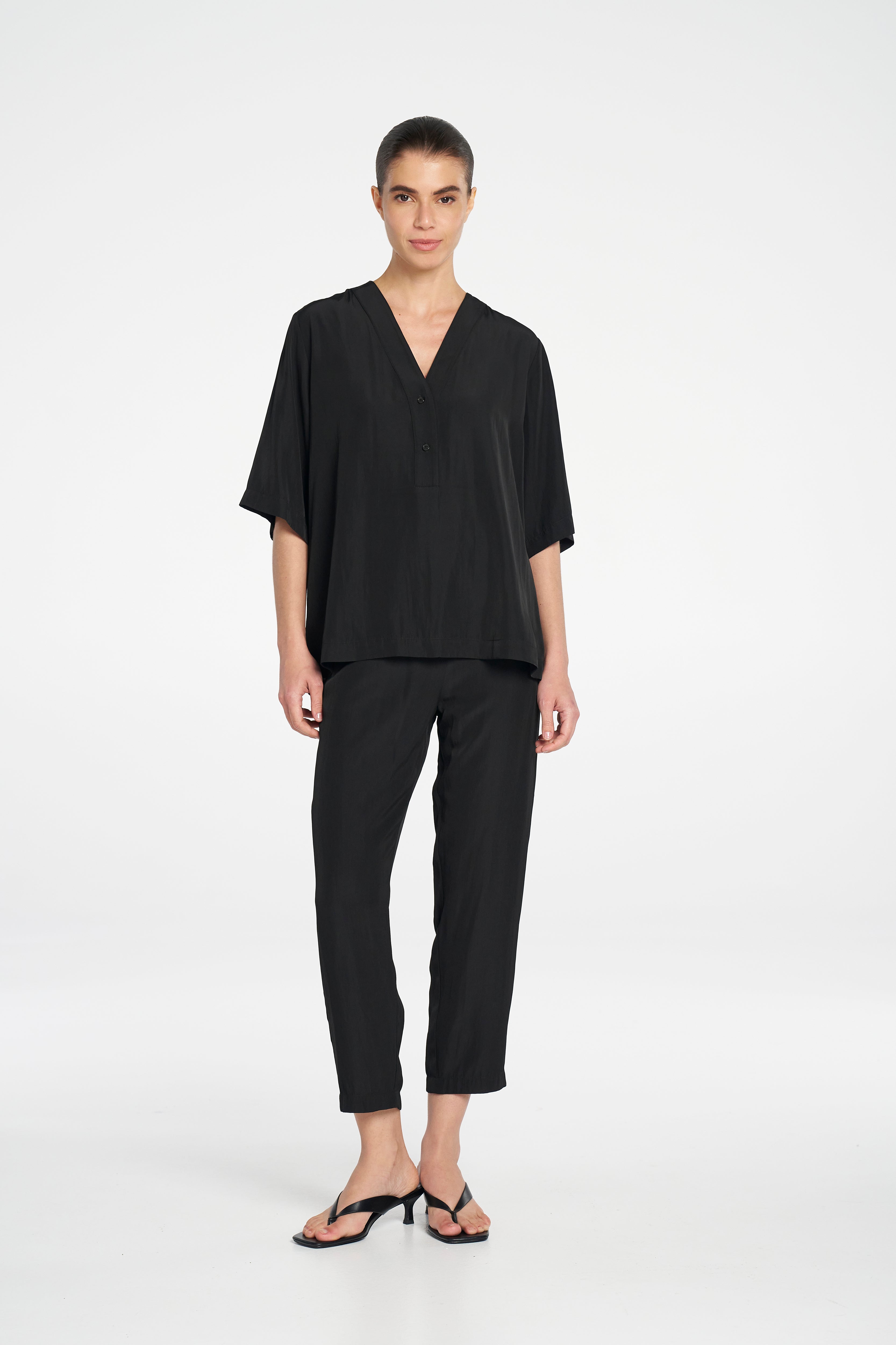 F67 80057 TAB PLAZA - Mela Purdie