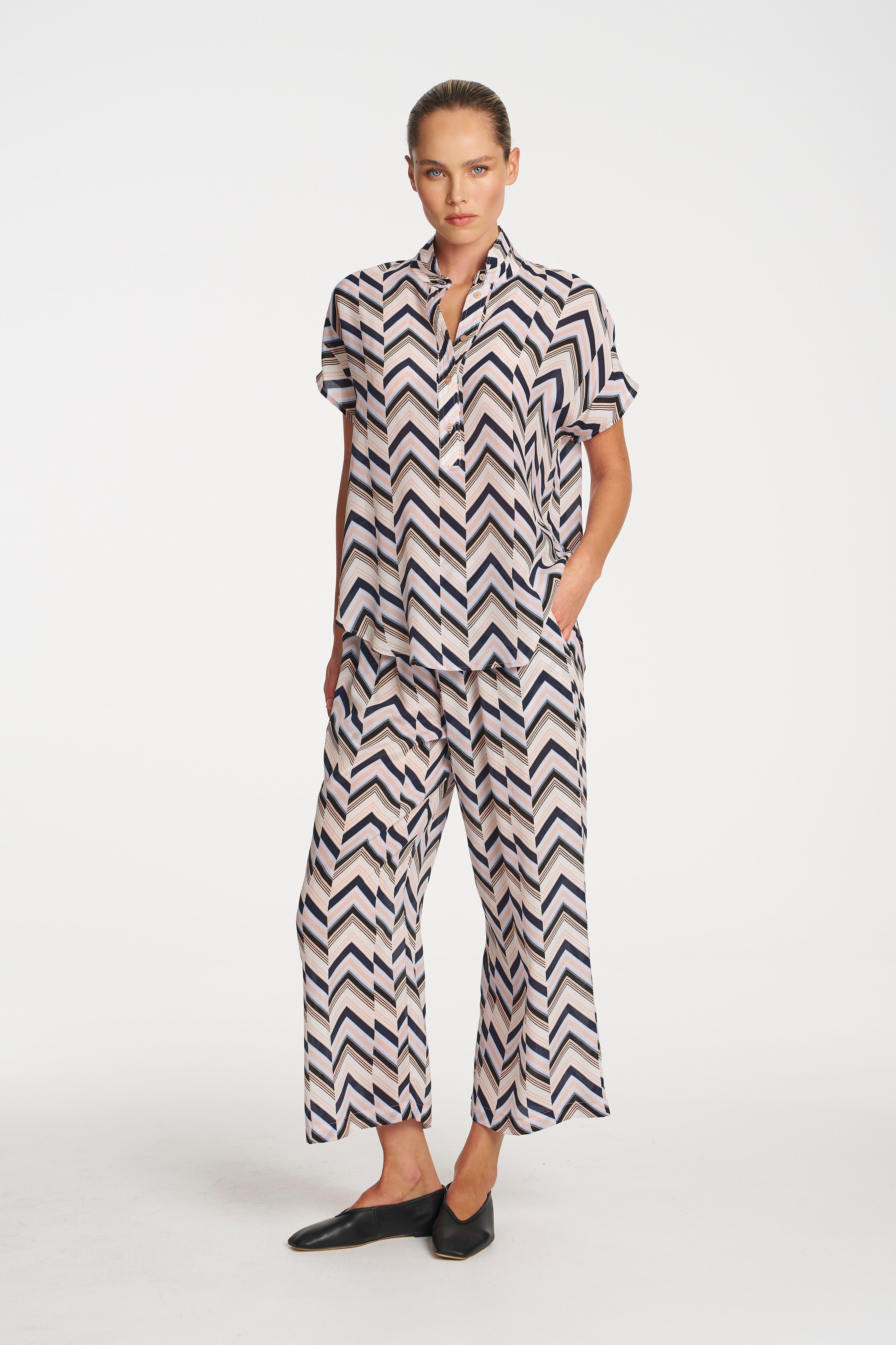 F857 8646 TAB STAND SHELL - MELA PURDIE