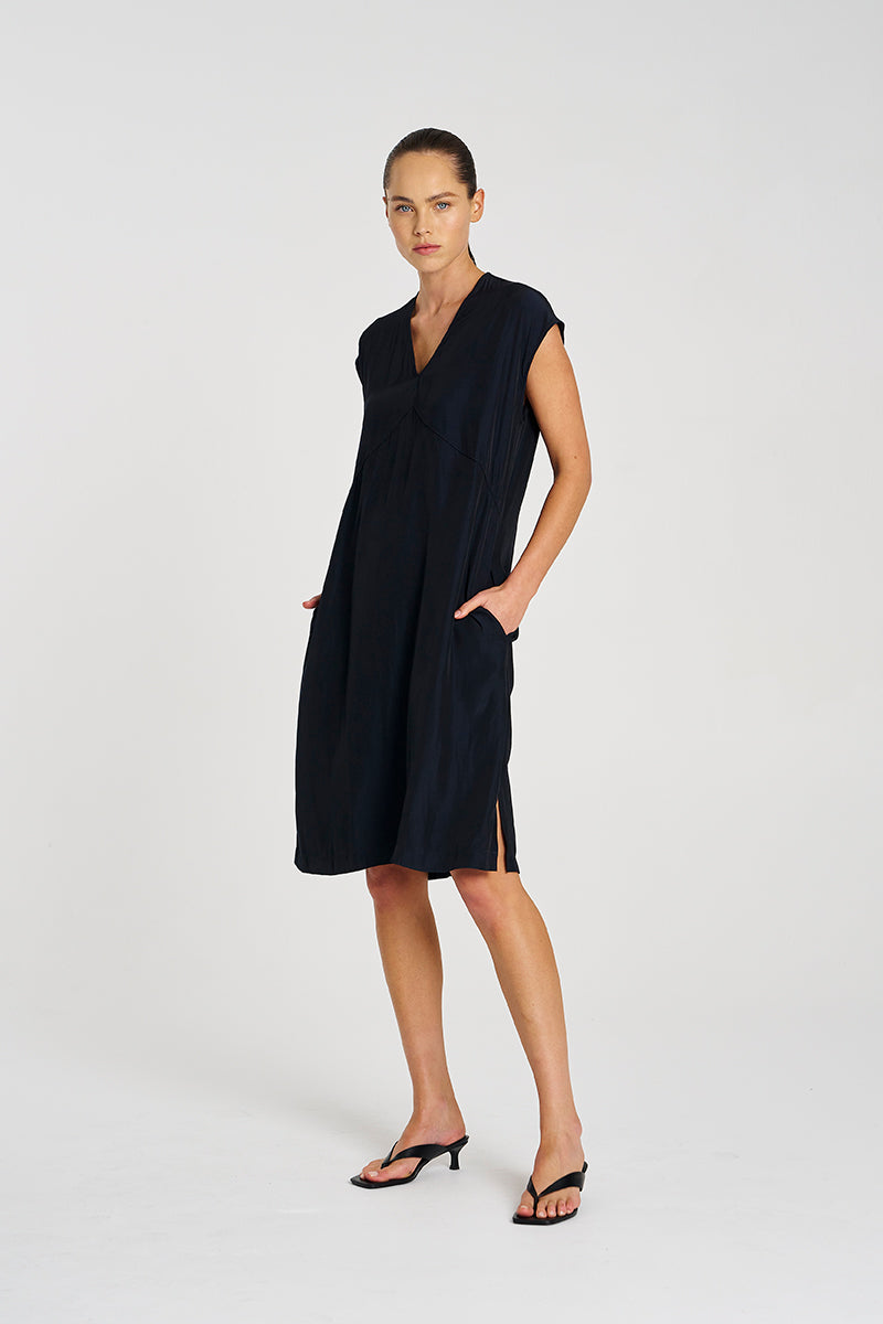 F67 3033 SLICE DRESS