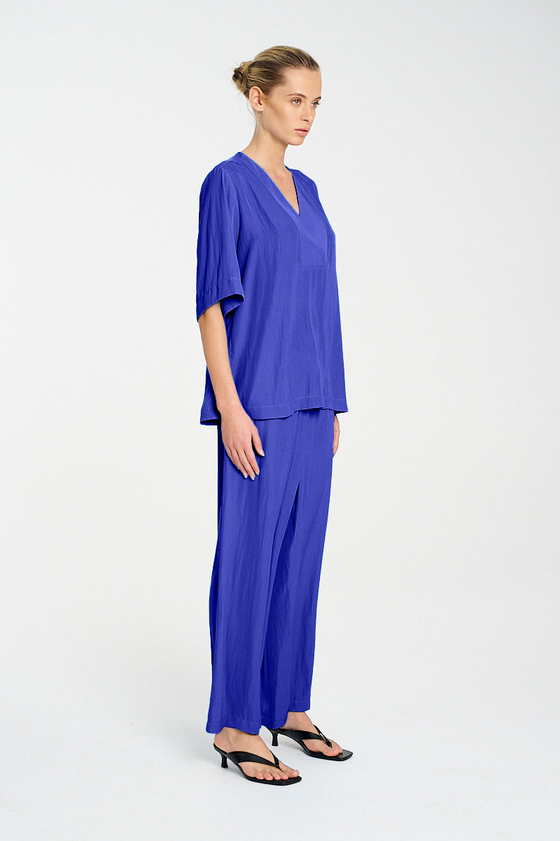 F67 8667 VENT PLAZA - MELA PURDIE