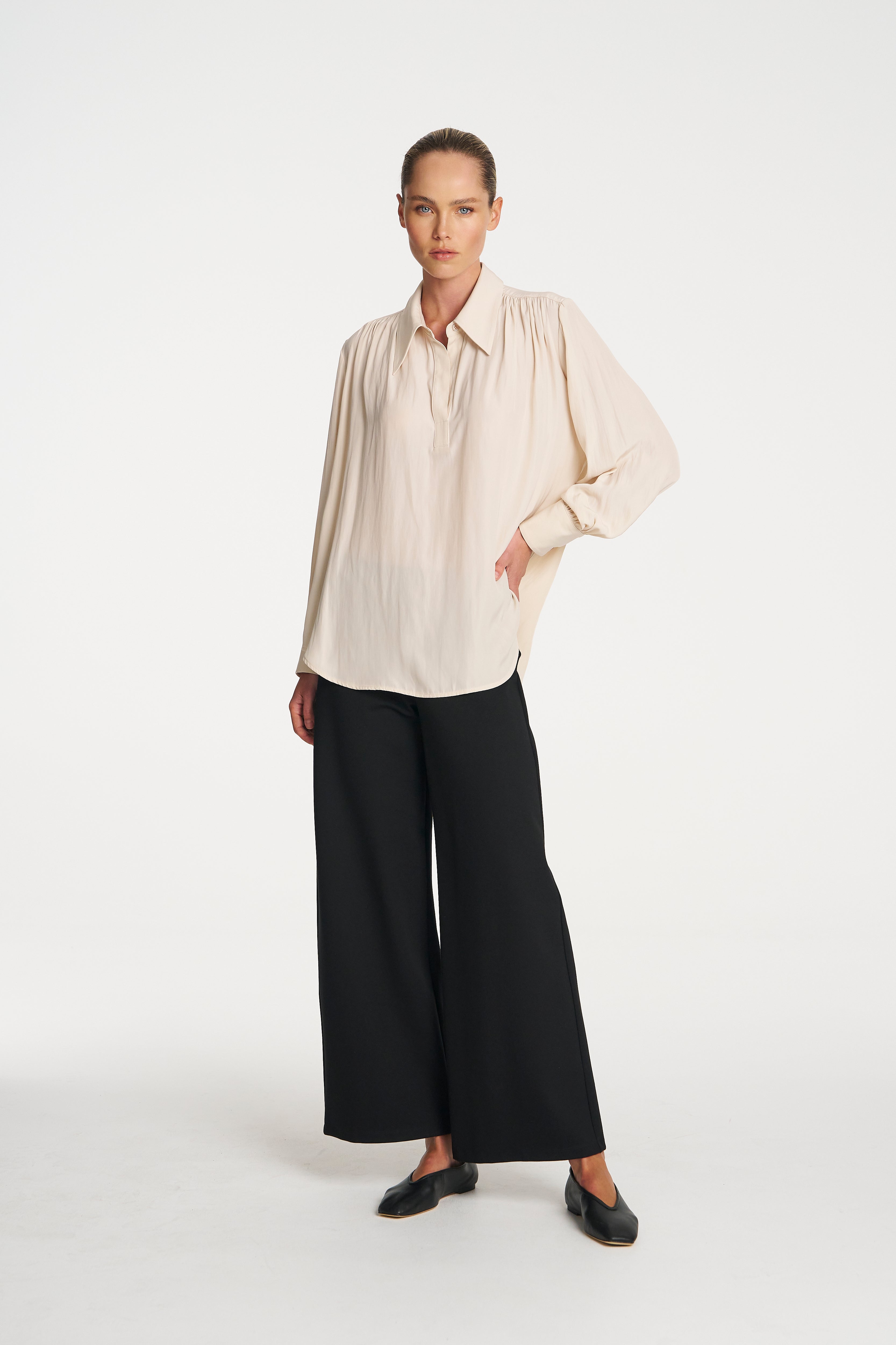 F67 8984 GATHERED BLOUSE - MELA PURDIE