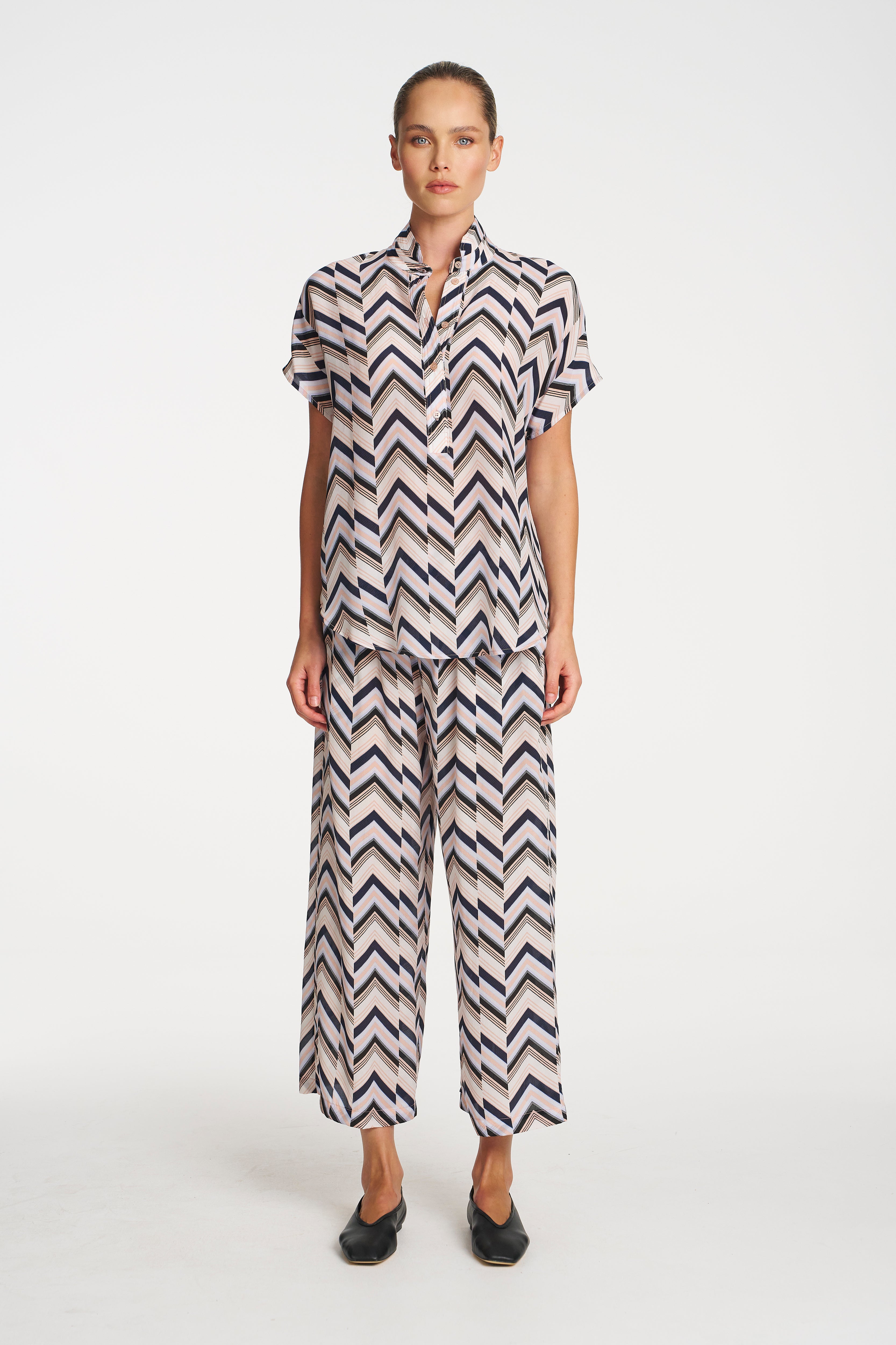 F857 8646 TAB STAND SHELL - MELA PURDIE