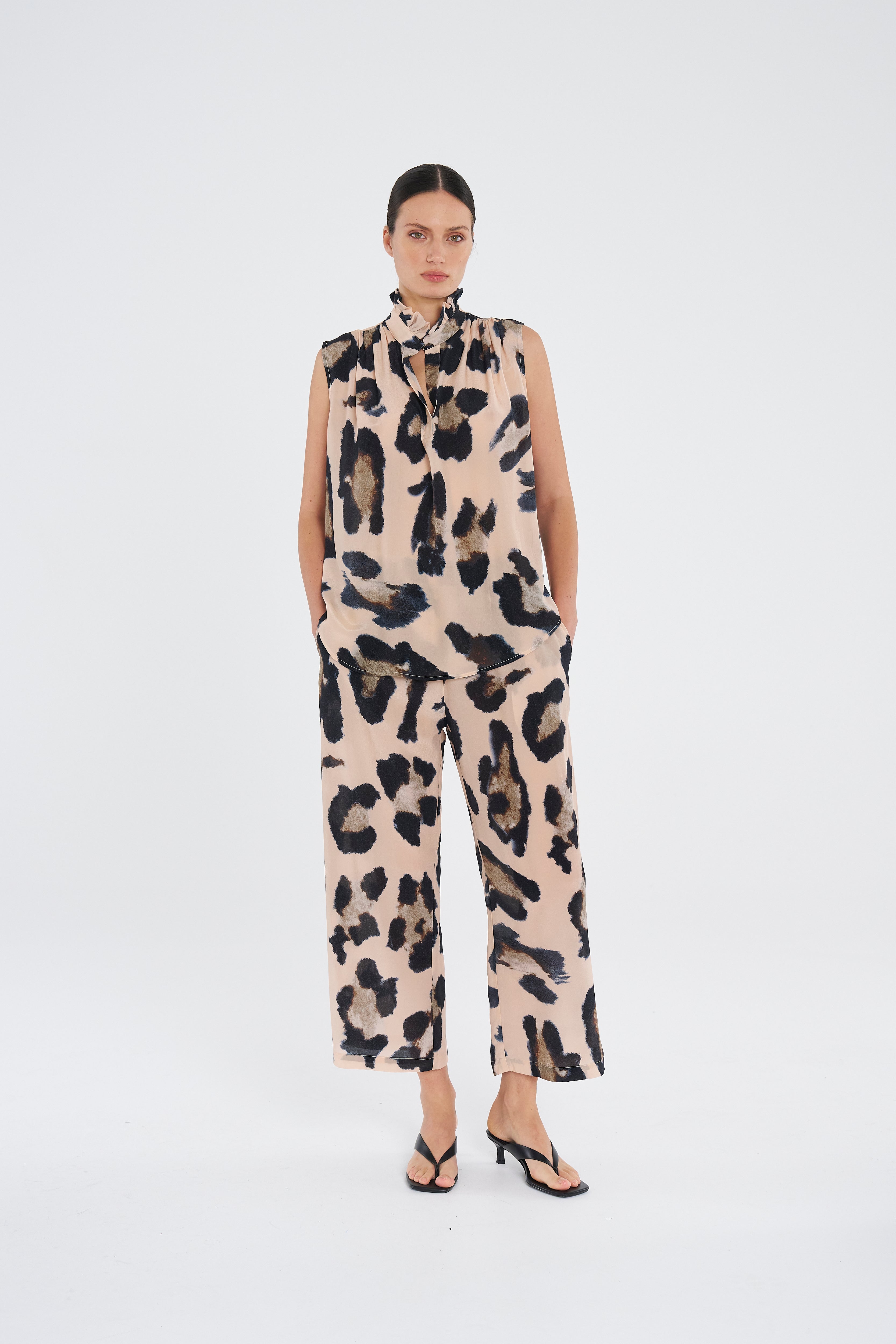 F855 8876 FRILL NECK TANK