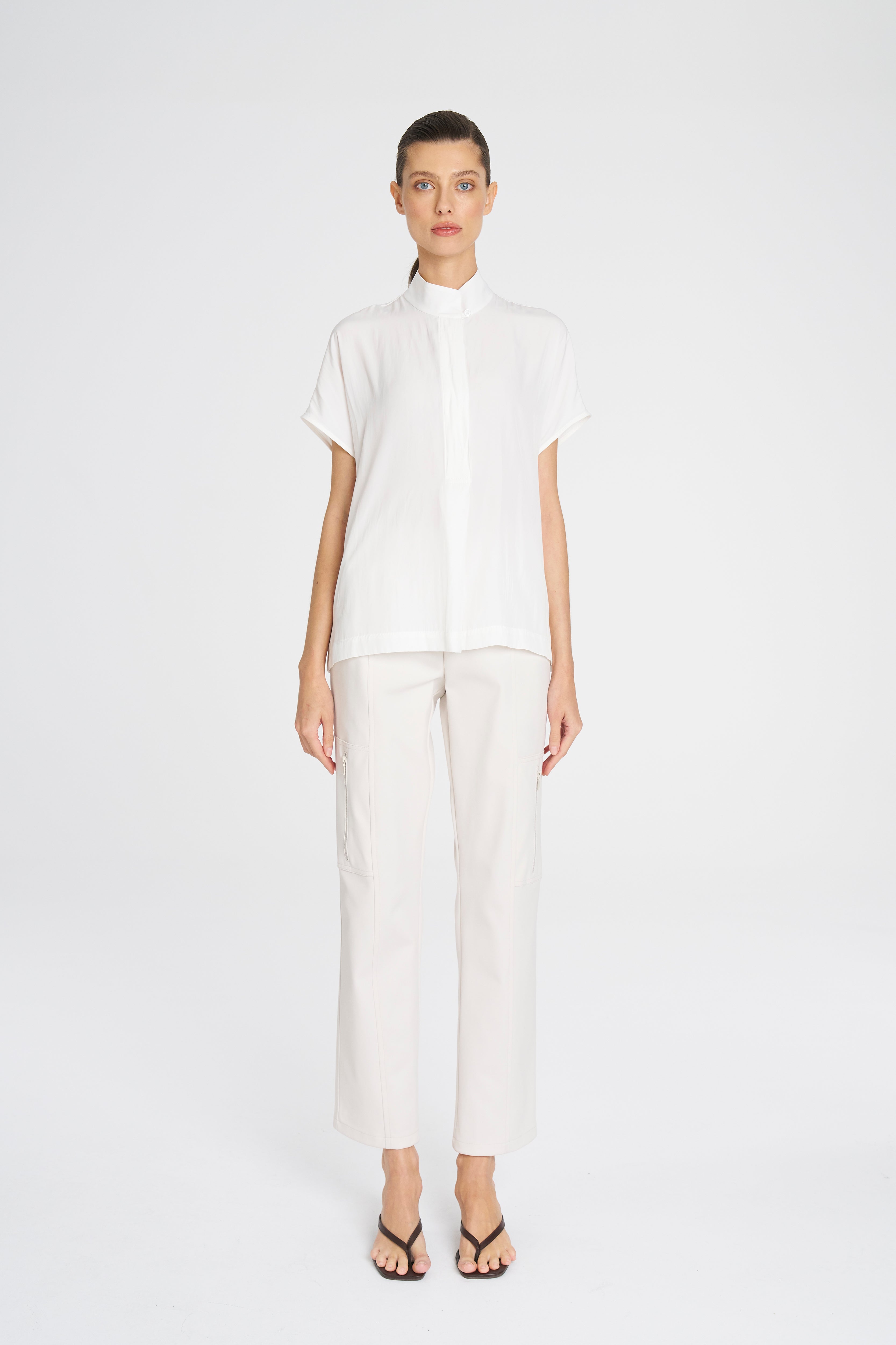 F103 1976 RELAXED CARGO - MELA PURDIE