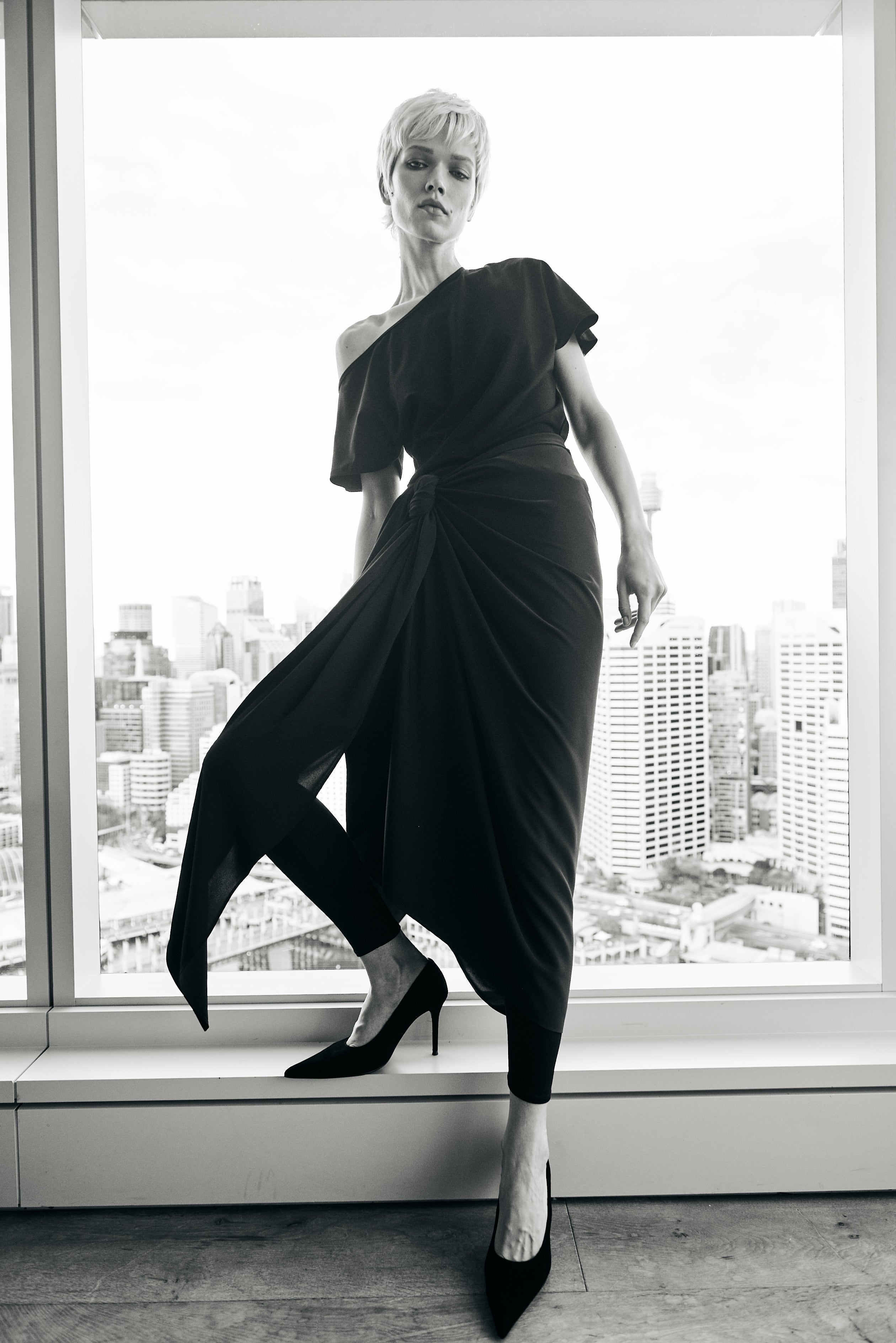 FLUID SARONG - Black - MELA PURDIE