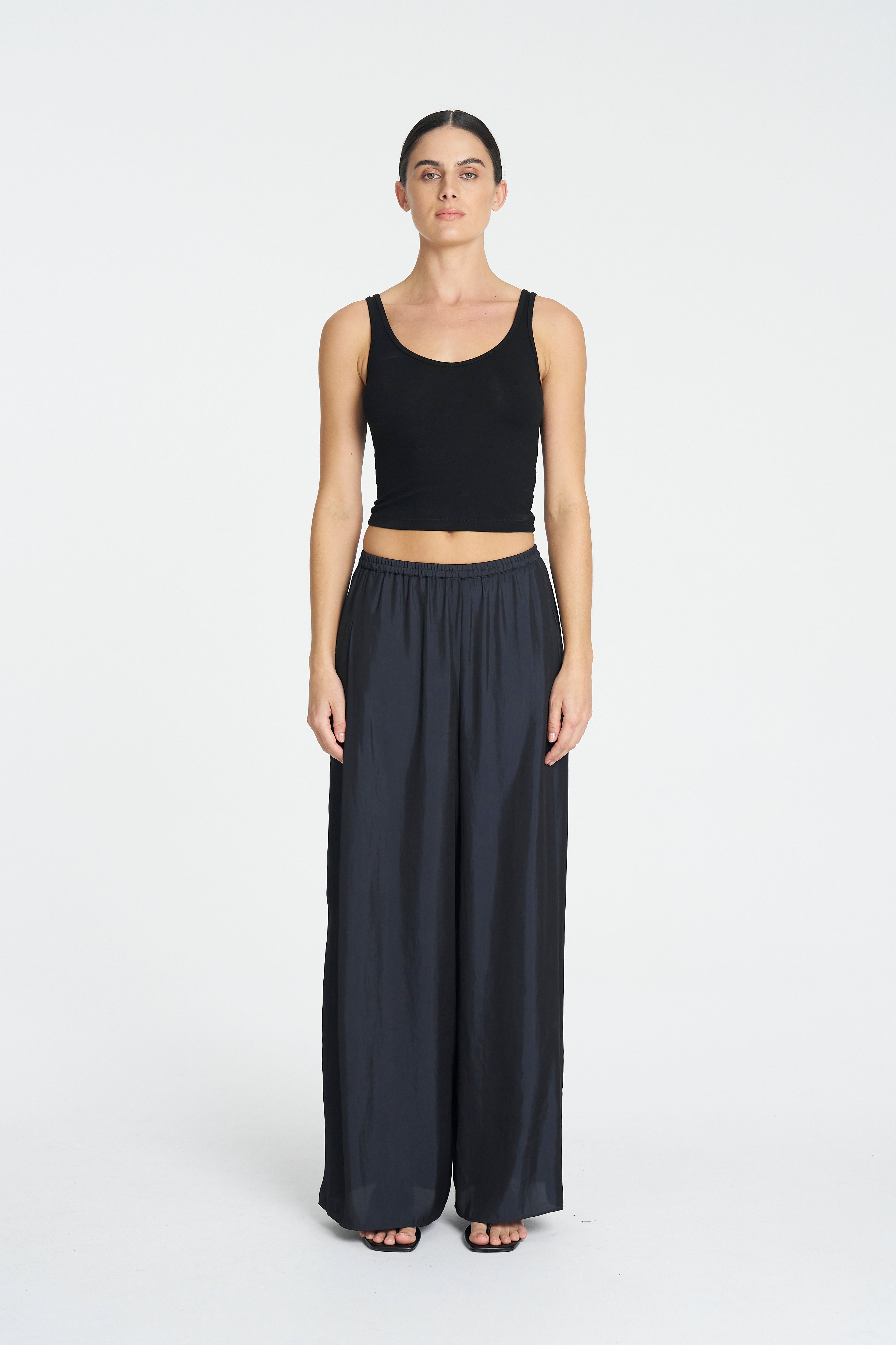 CROP CAMISOLE - Black