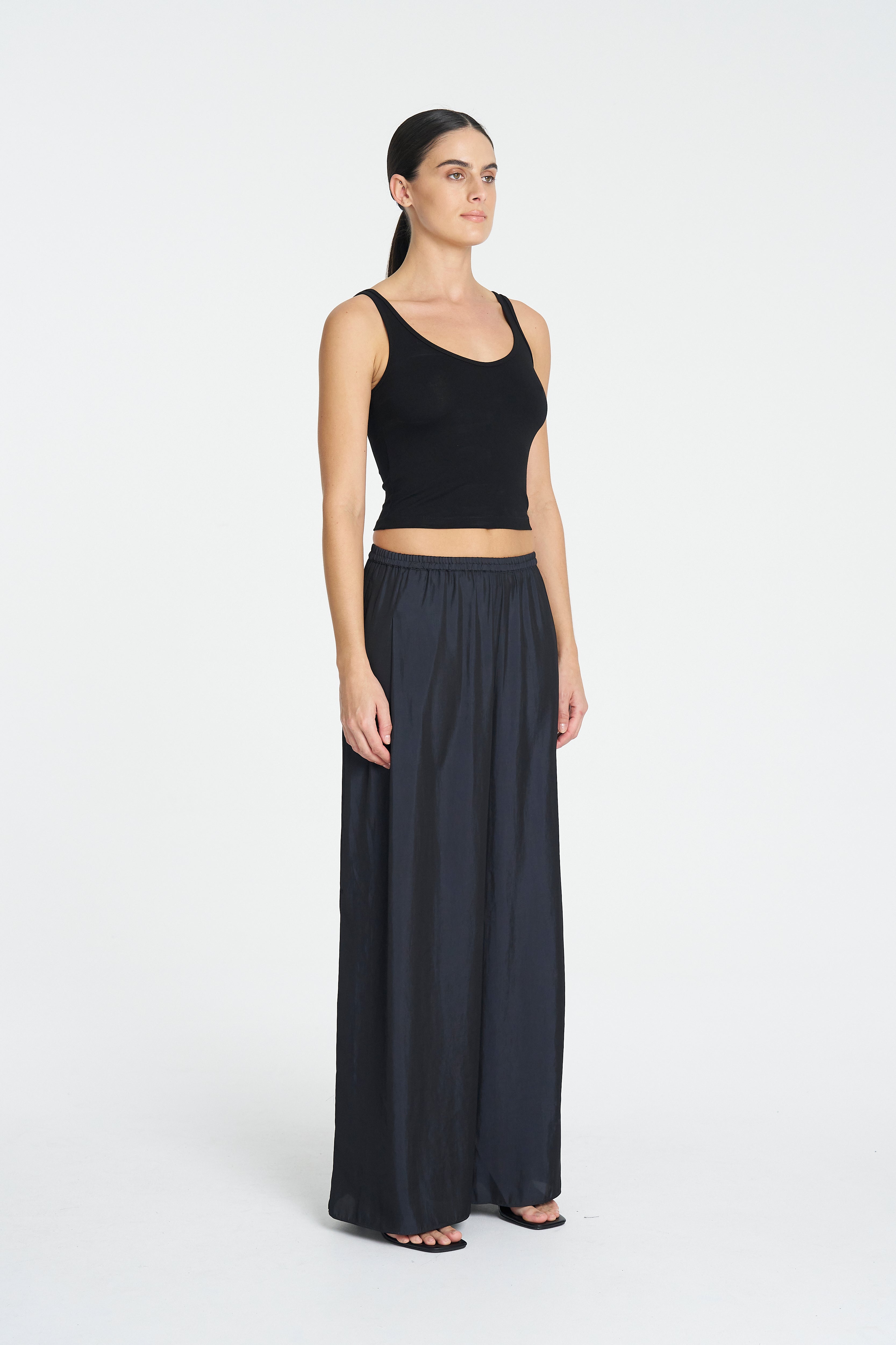 CROP CAMISOLE - Black