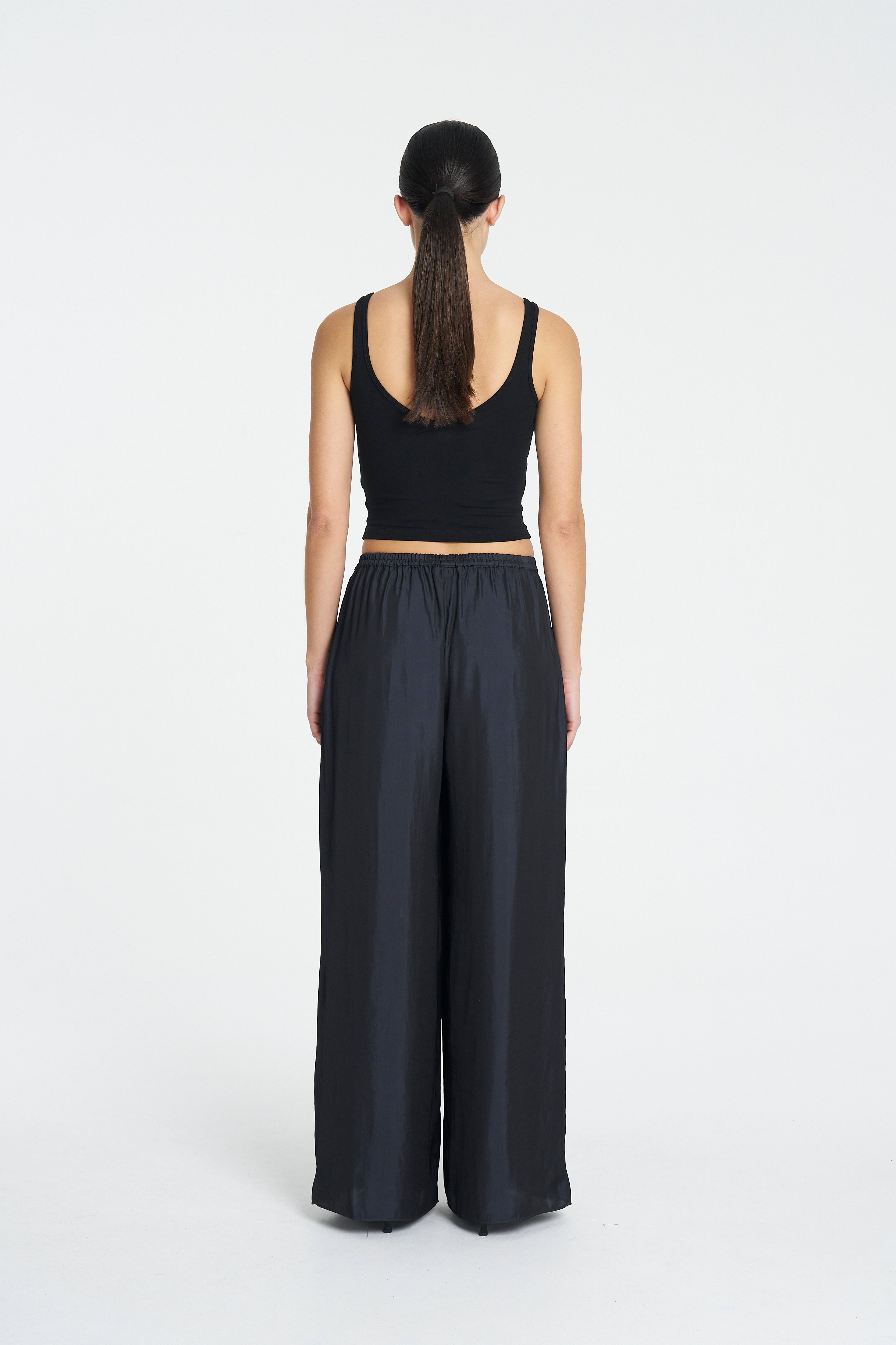CROP CAMISOLE - Black